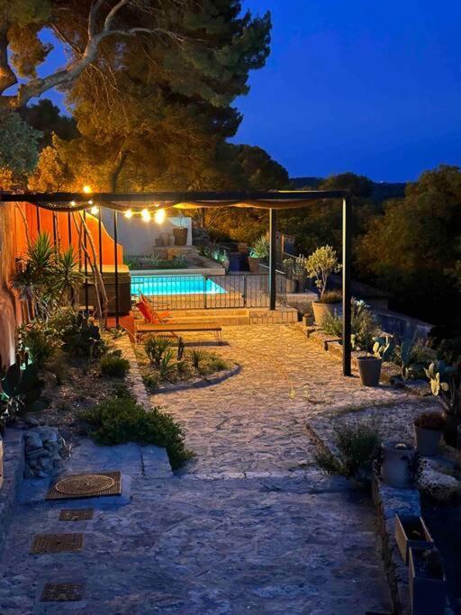 Sous Le « Figuier » Villa Cornillon-Confoux Exteriör bild