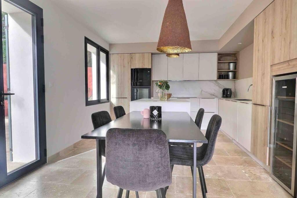 Sous Le « Figuier » Villa Cornillon-Confoux Exteriör bild