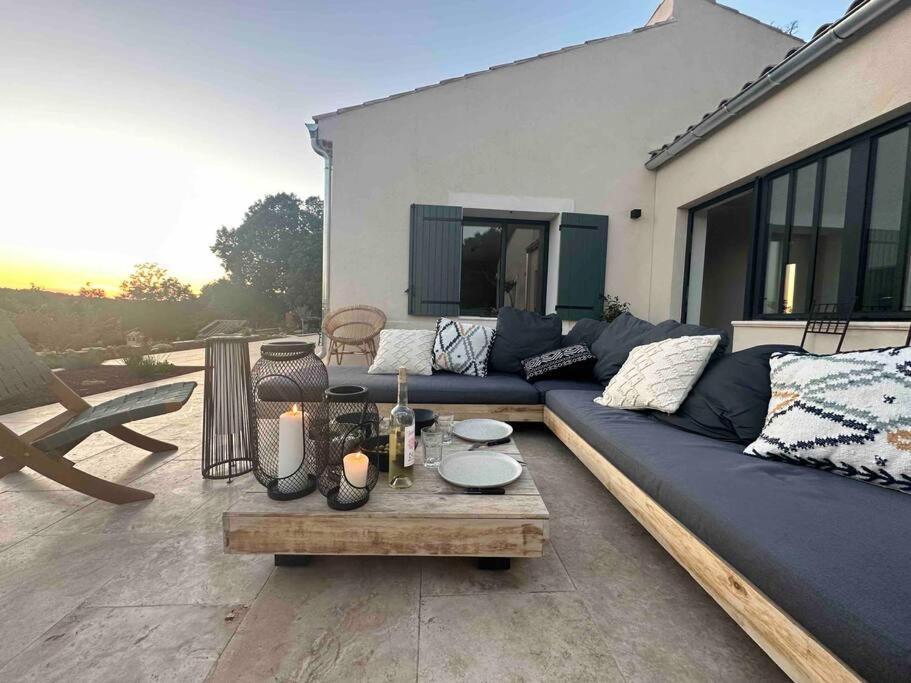 Sous Le « Figuier » Villa Cornillon-Confoux Exteriör bild