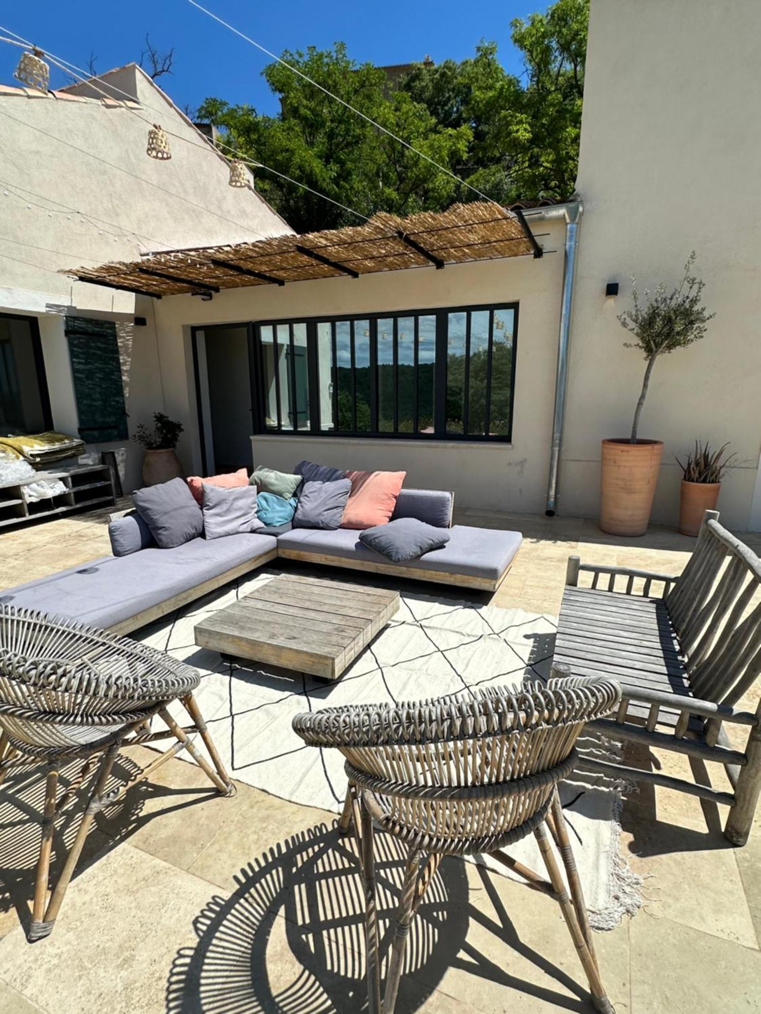 Sous Le « Figuier » Villa Cornillon-Confoux Exteriör bild